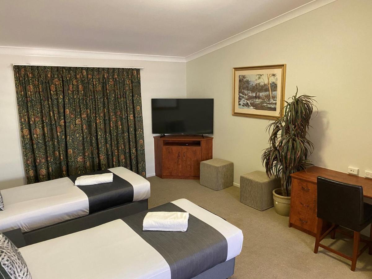 Emerald Explorers Inn Экстерьер фото