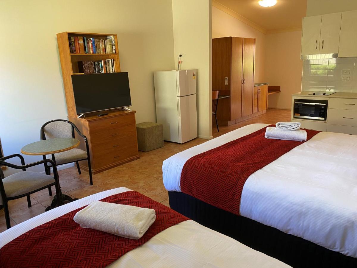 Emerald Explorers Inn Экстерьер фото