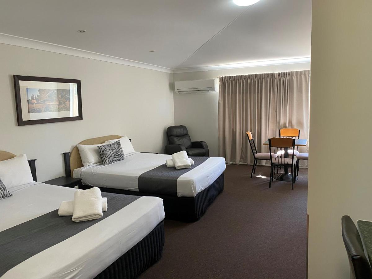 Emerald Explorers Inn Экстерьер фото