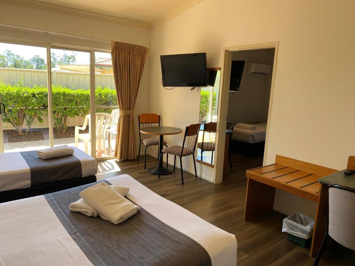 Emerald Explorers Inn Экстерьер фото