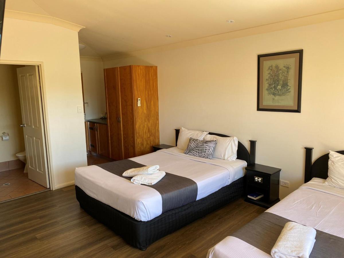 Emerald Explorers Inn Экстерьер фото